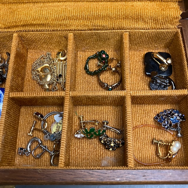 アクセサリー、ネックレス、ピアス、リング、指輪、金、純金、24金、18金、14金、24K　18K　14K