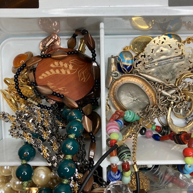 アクセサリー、ネックレス、ピアス、リング、指輪、金、純金、24金、18金、14金、24K　18K　14K